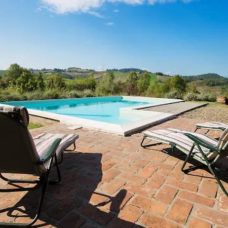 Tabiano Castello Sleeps 10 With Pool Air Con And Wifi