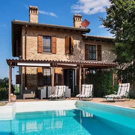 Tabiano Castello Sleeps 10 With Pool Air Con And Wifi Tabiano Terme