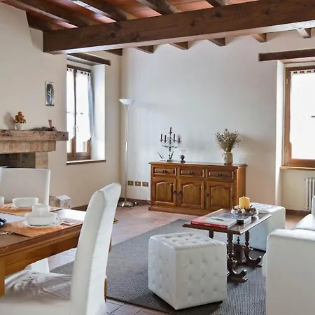Tabiano Castello Sleeps 10 With Pool Air Con And Wifi 别墅 Tabiano Terme